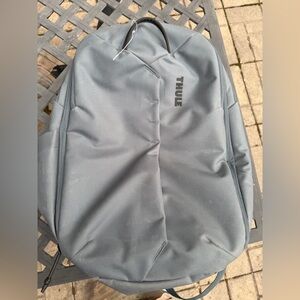 Thule Aion 28-32L: Slate Gray: Like New